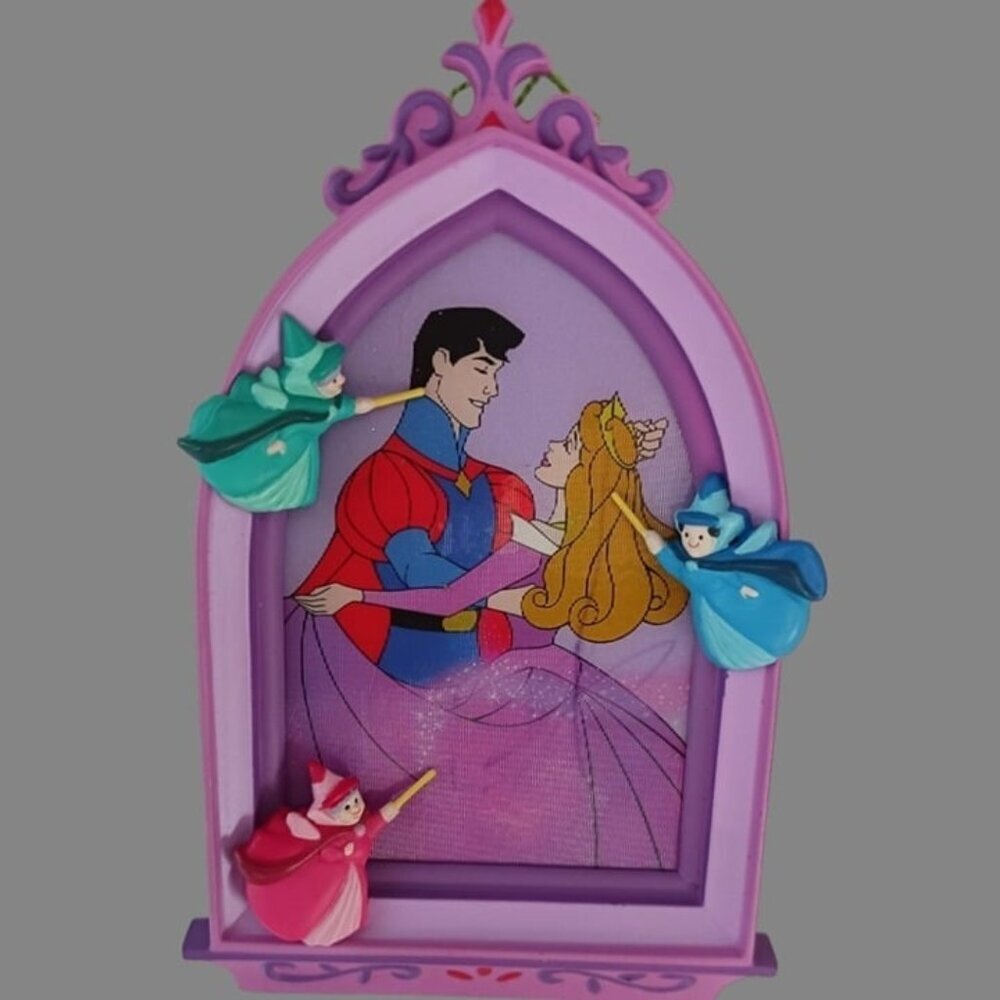 Hallmark walt disney sleeping beauty ornament 2001